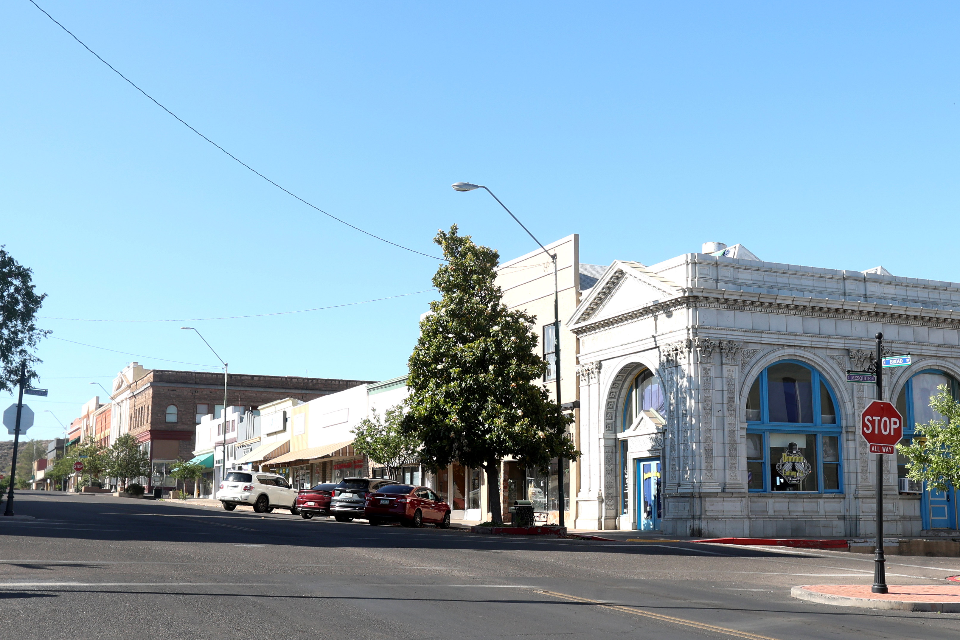 A photo of a street in an Arizona town.